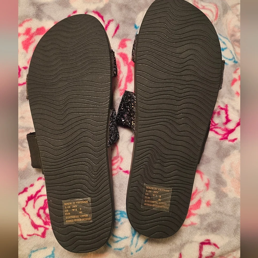 FOR @KSTAND11 - NWOT! Reef Black Glitter Slides - Size 9 - flaw - Picture 5 of 7